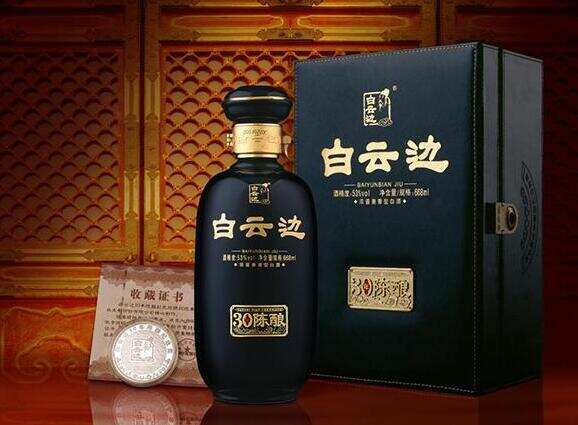 白云边12年多少钱一瓶，98元属于白云边低端口粮酒(附价目表)
